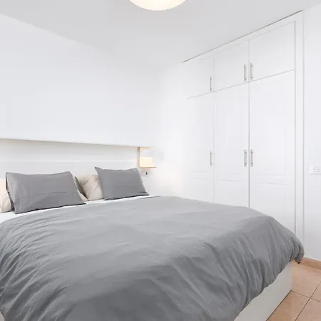 Home2book Modern At Oasis Duna, *