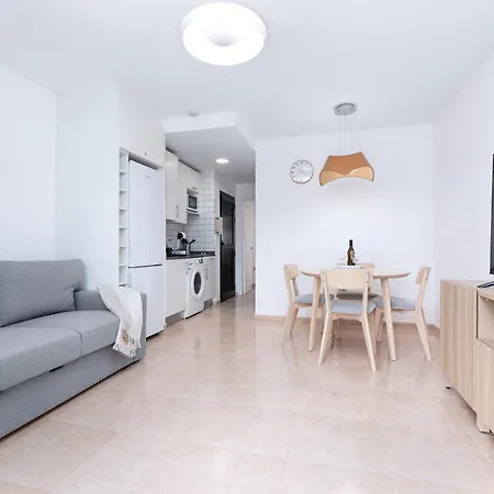 아파트 Home2book Modern At Oasis Duna, *